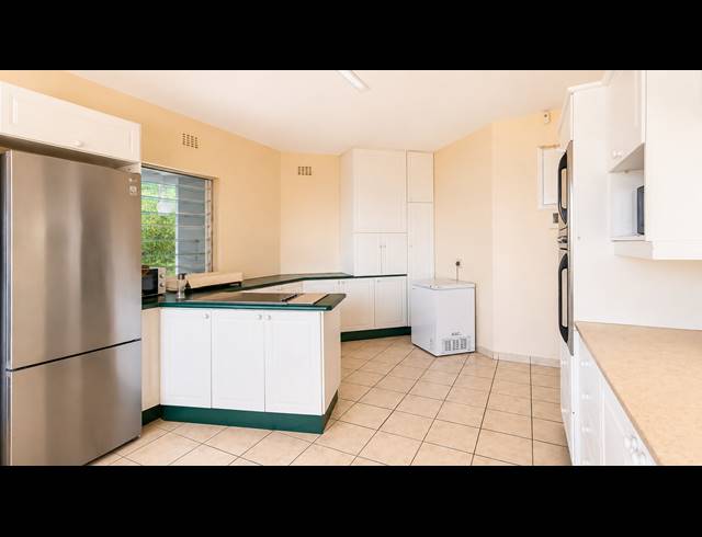 7 BEDROOM HOUSE FOR SALE IN SHEFFIELD BEACH